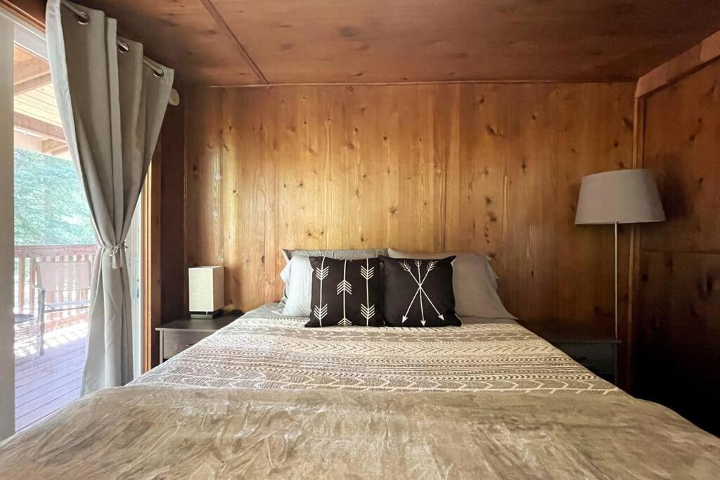 The Cabin In 帕克伍德 外观 照片