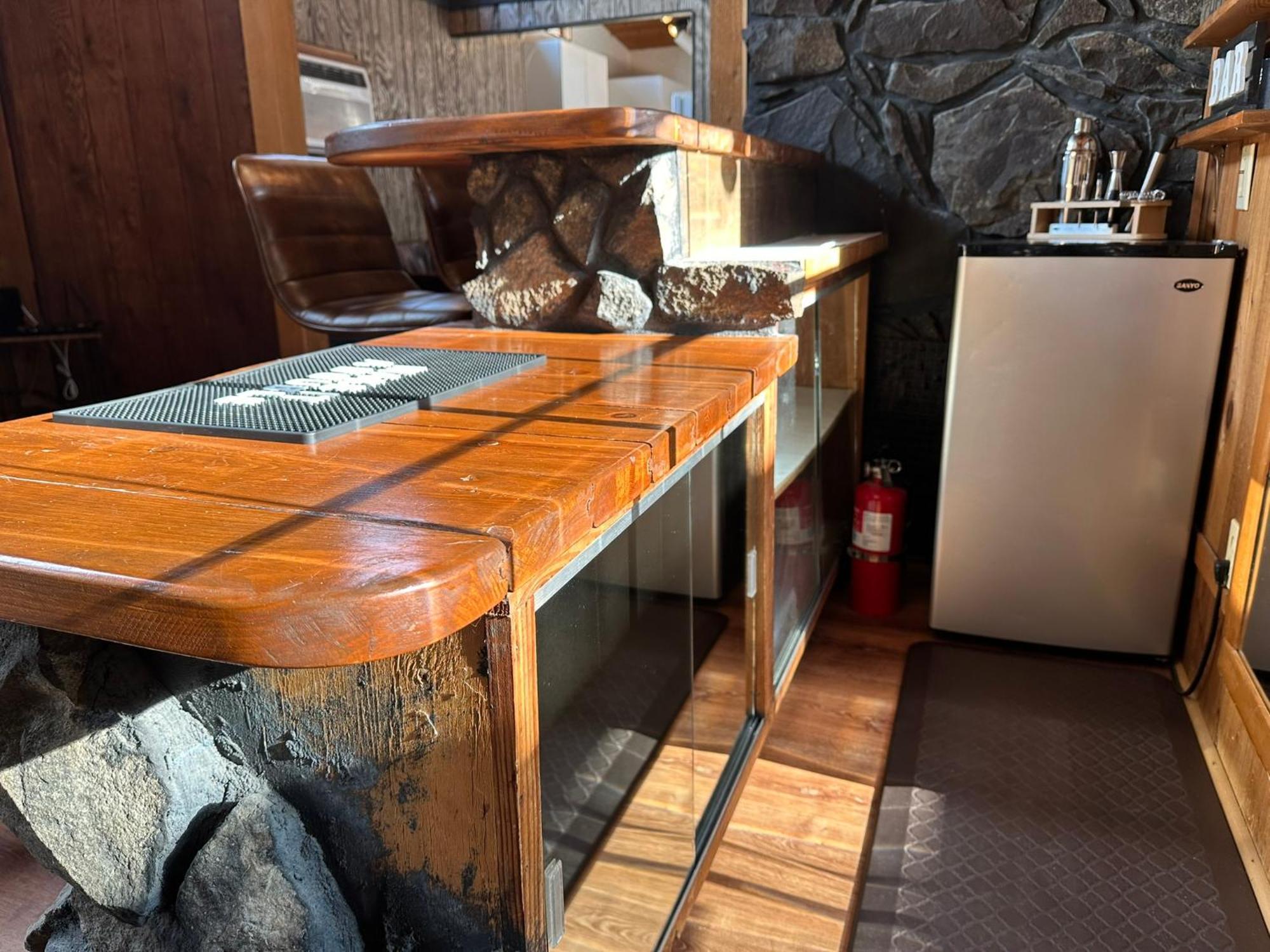 The Cabin In 帕克伍德 外观 照片