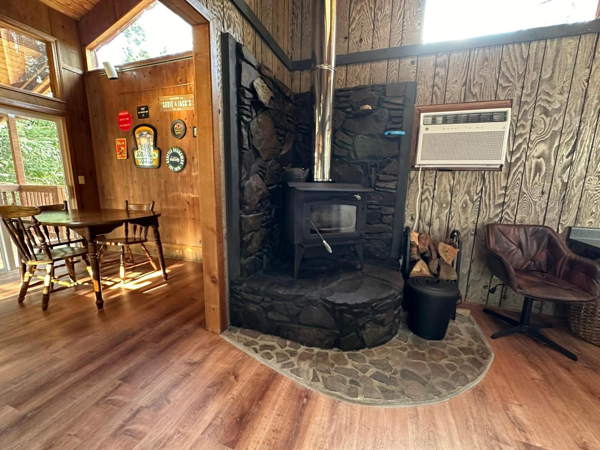 The Cabin In 帕克伍德 外观 照片